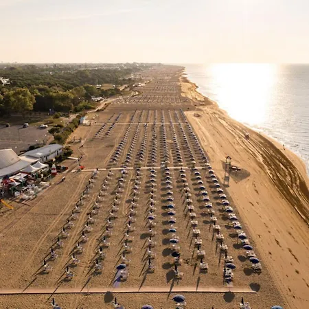 Comfortable Flat In A With Swimming Pool * 비비오네