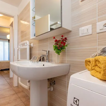 Comfortable Flat In A With Swimming Pool * Μπιμπιόνε