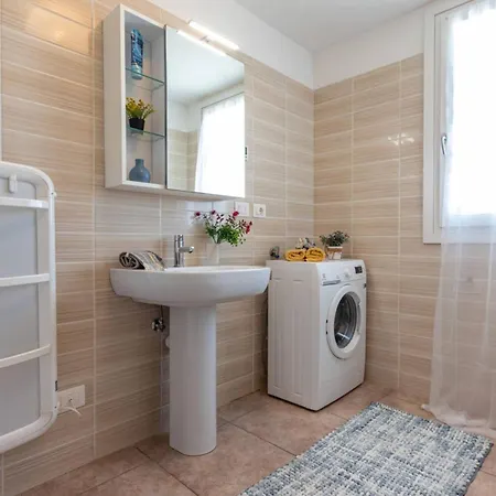 Comfortable Flat In A With Swimming Pool Lejlighed *