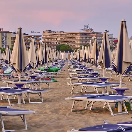 Διαμέρισμα Comfortable Flat In A With Swimming Pool *