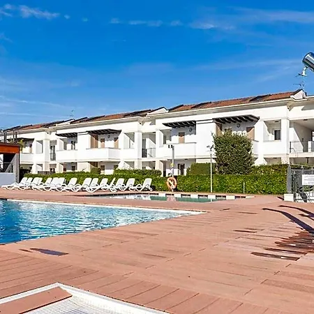 Comfortable Flat In A With Swimming Pool
