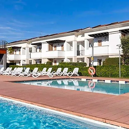 Comfortable Flat In A With Swimming Pool Μπιμπιόνε