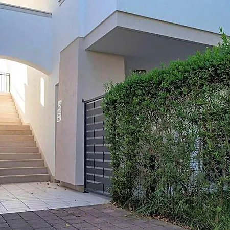 Comfortable Flat In A With Swimming Pool