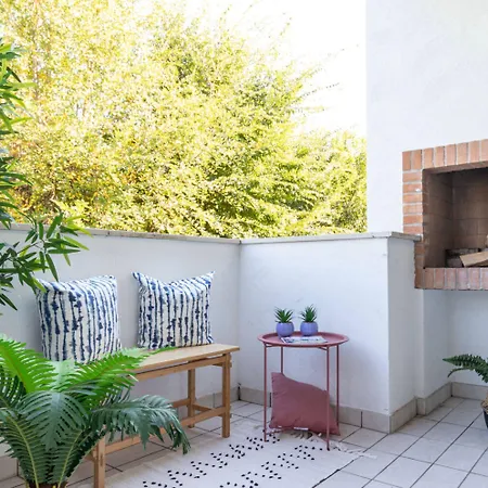 Comfortable Flat In A With Swimming Pool Lejlighed