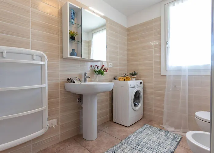 Comfortable Flat In A With Swimming Pool Lägenhet *